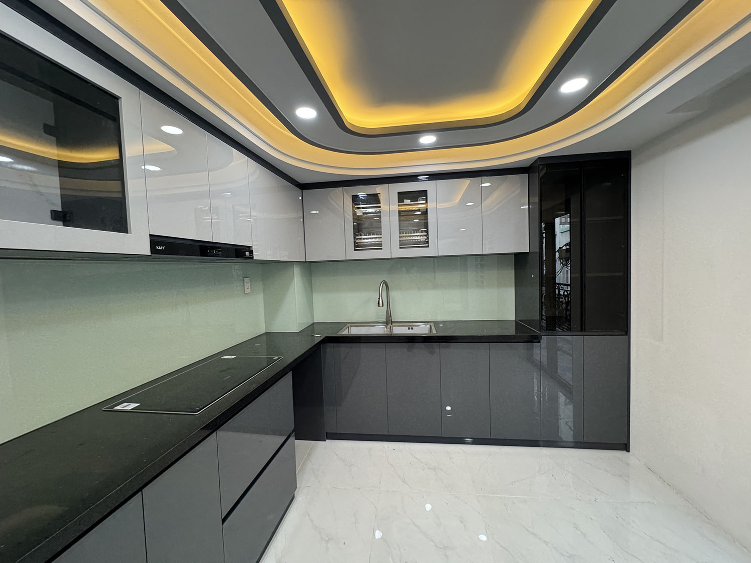 Biệt thự mini t.kế Tân Cổ Điển đẹp lung linh mặt tiền thụt (sát và liền kế mặt tiền ) Đoàn Thị Điểm